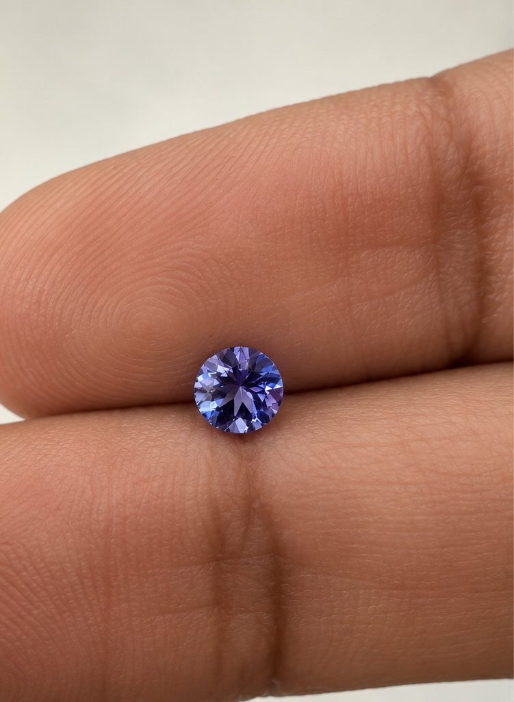 Round Tanzanite · 4.5 mm — photograph 2